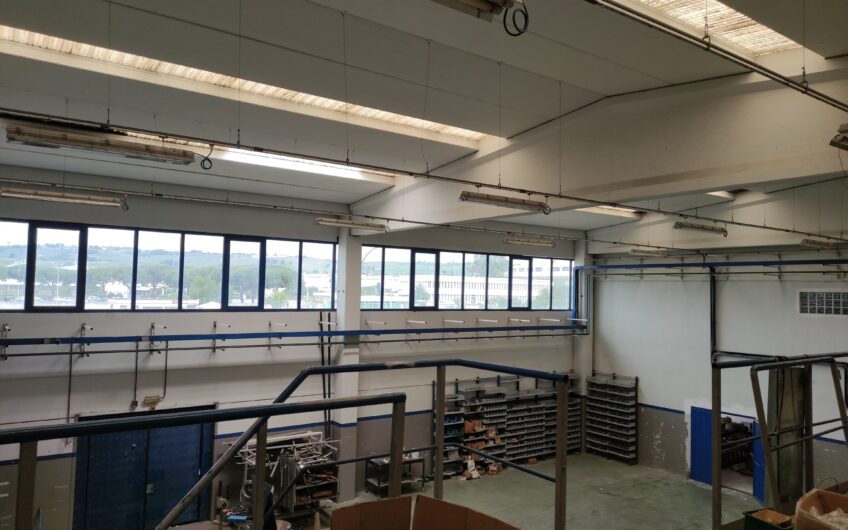Capannone Industriale