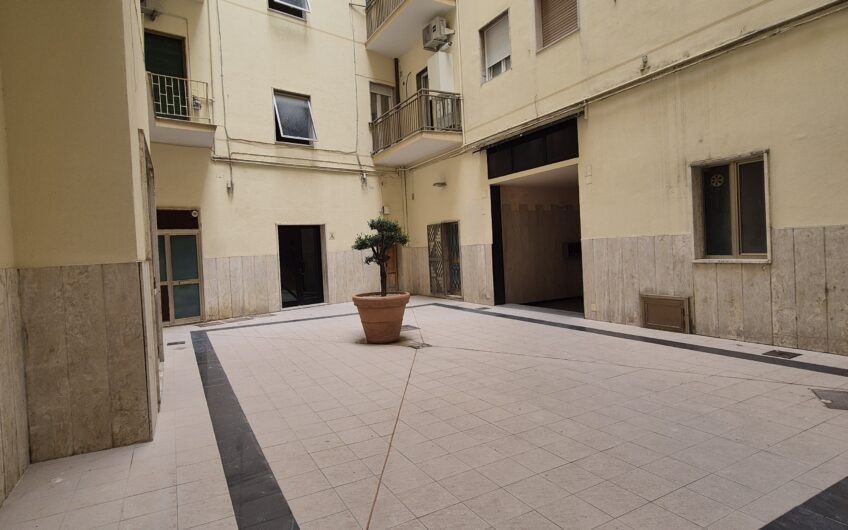 LOCALE COMMERCIALE CENTRALISSIMO